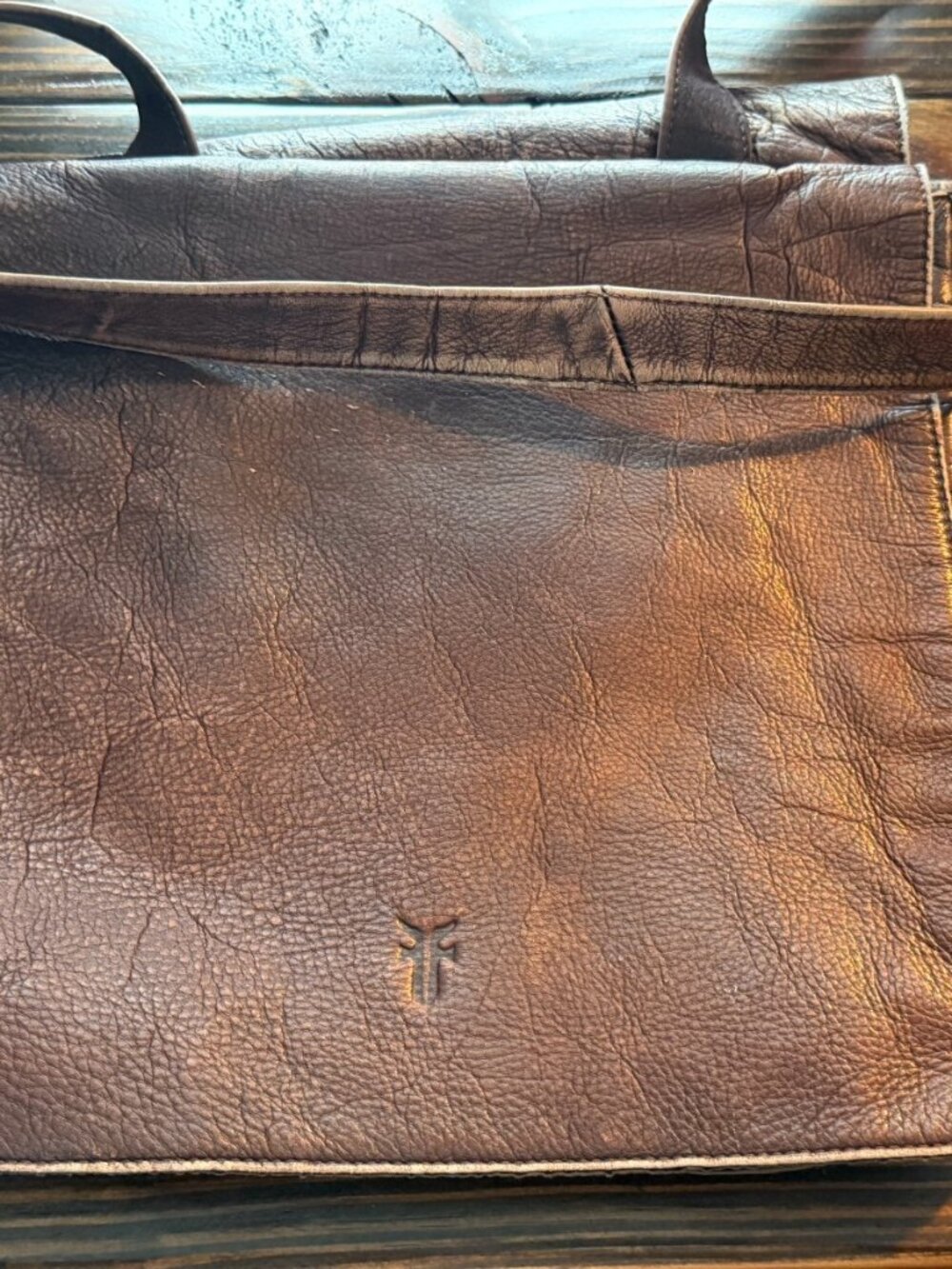 FRYE Pebble Leather Messenger Bag Crossbody Brown